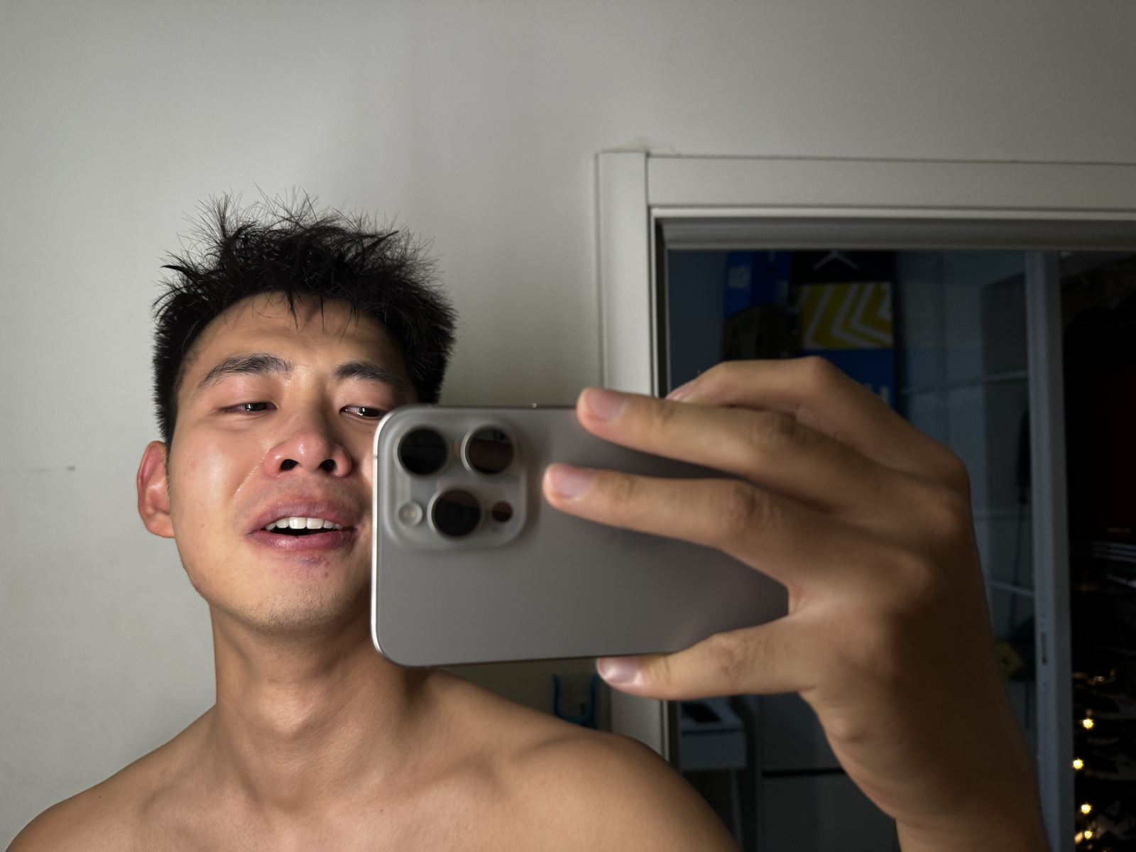 至少自己把自己当小孩